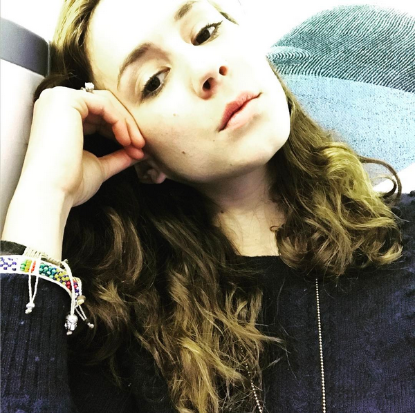 A atriz Troian Bellisario (Foto: Instagram)