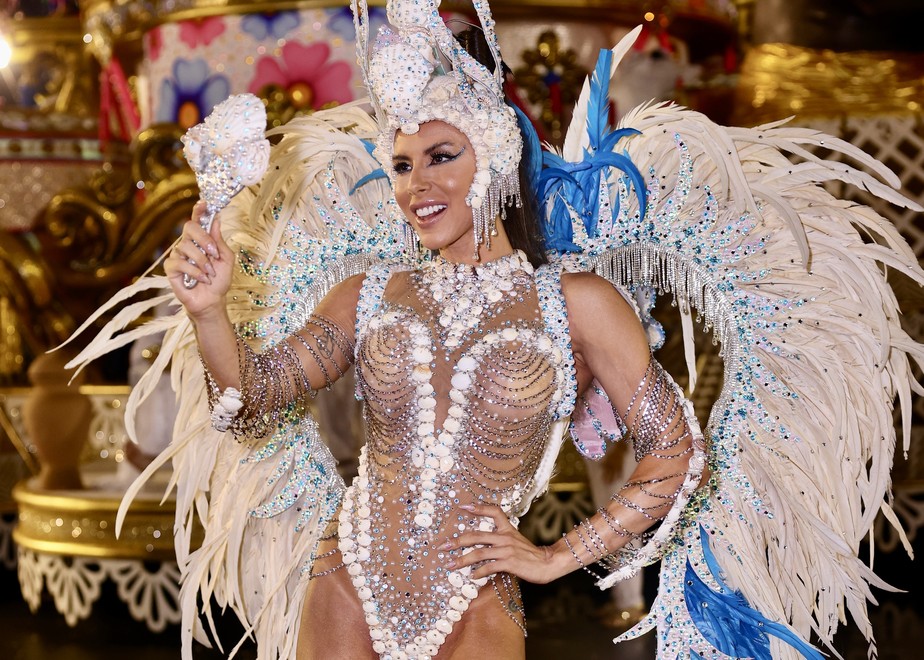 Thais Bianca, musa da Rosas de Ouro no Carnaval 2023