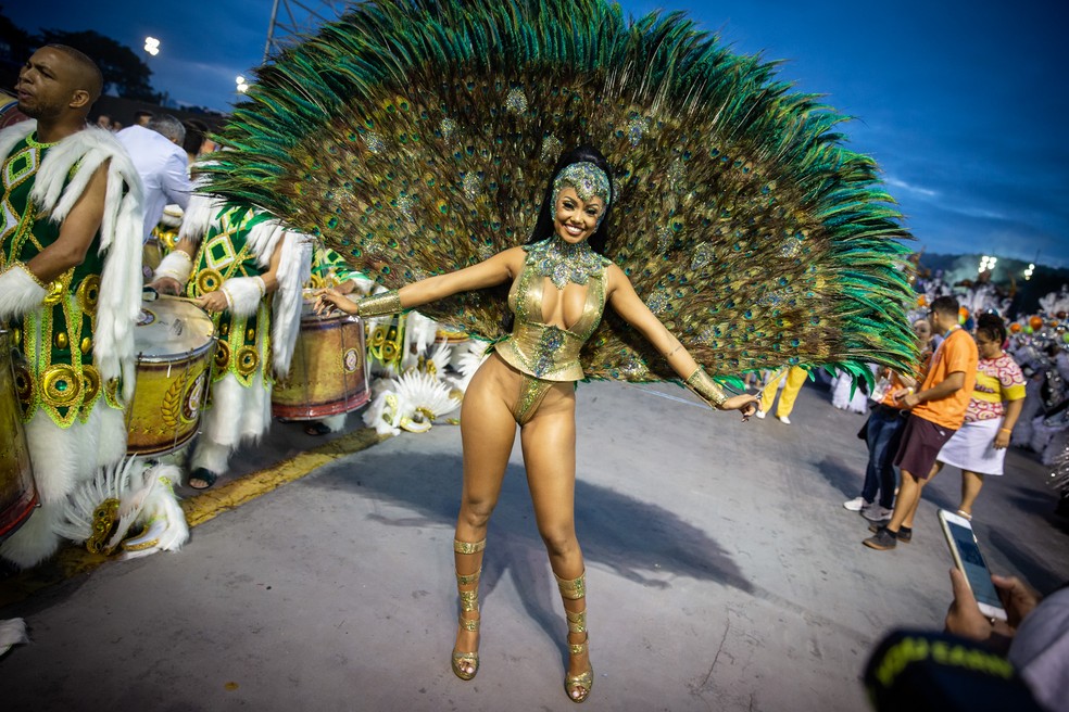Pâmella Gomes, rainha de bateria da Tom Maior — Foto: Fabio Tito/G1