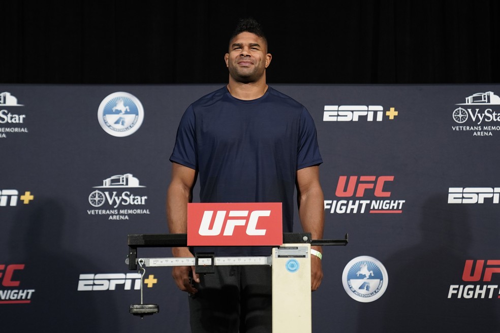Alistair Overeem pesagem UFC: Overeem x Harris — Foto: Getty Images