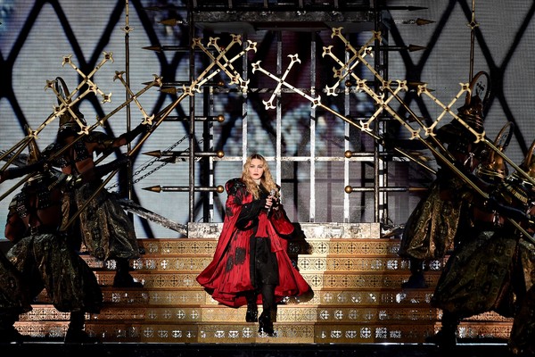 Madonna durante uma apresentação recente em Londres (Foto: Getty Images)