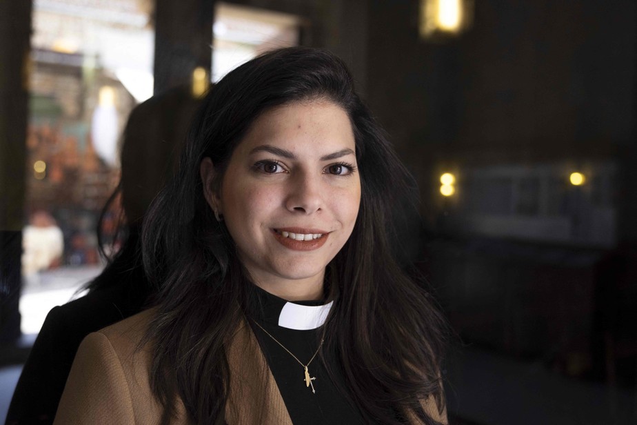 Sally Azar diz que se inspirou em mulheres bíblicas que queriam 'mudar algo na sociedade'