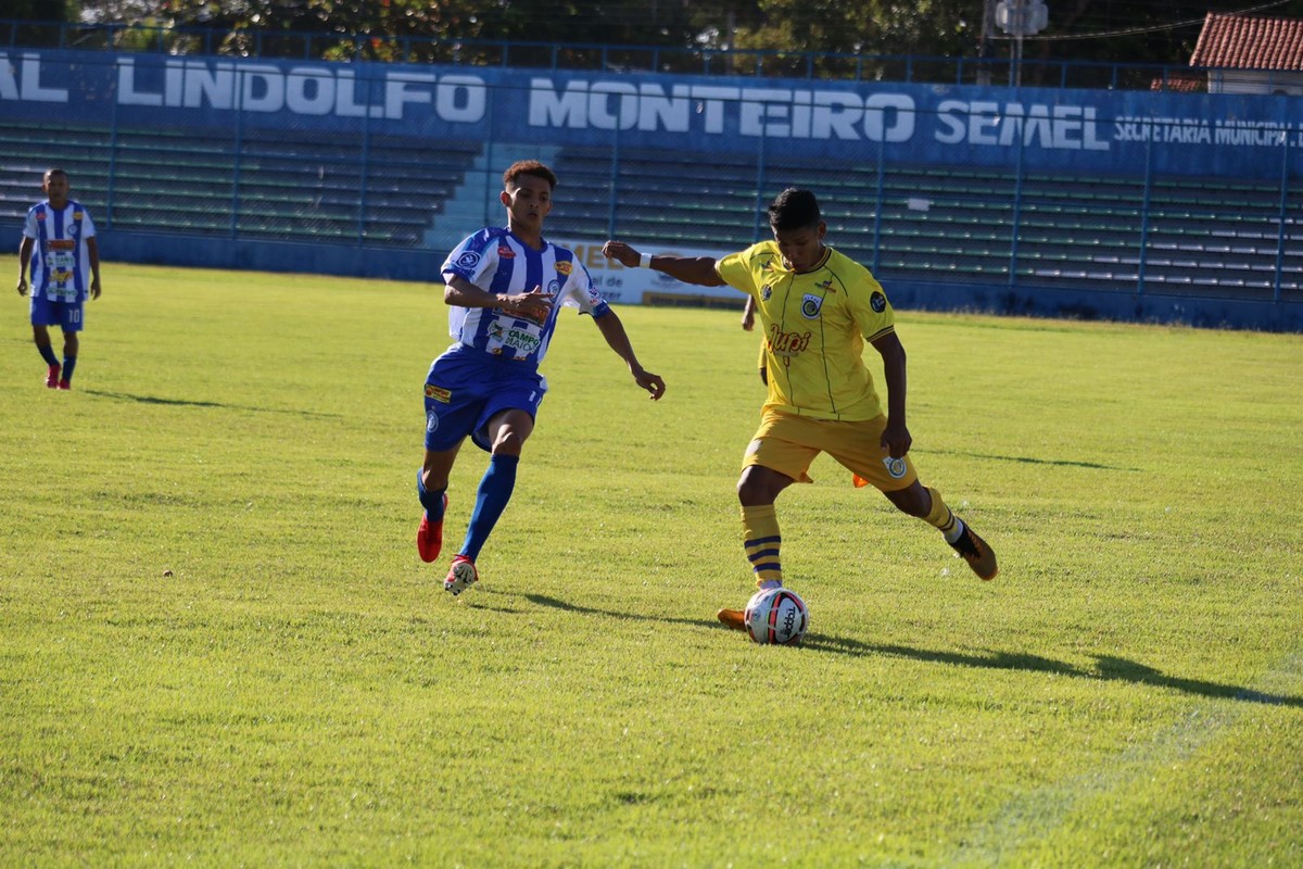 rivais-na-semifinal-tiradentes-pi-x-comercial-pi-marcado-por-gol-de