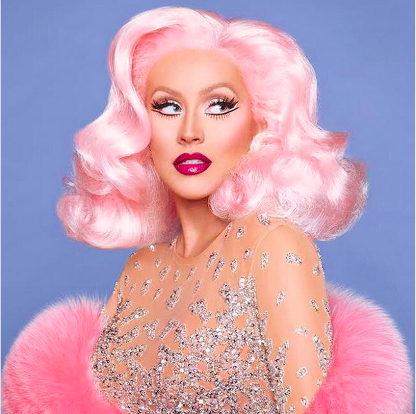 A cantora Christina Aguilera em sua participação no programa da drag RuPaul (Foto: Instagram)
