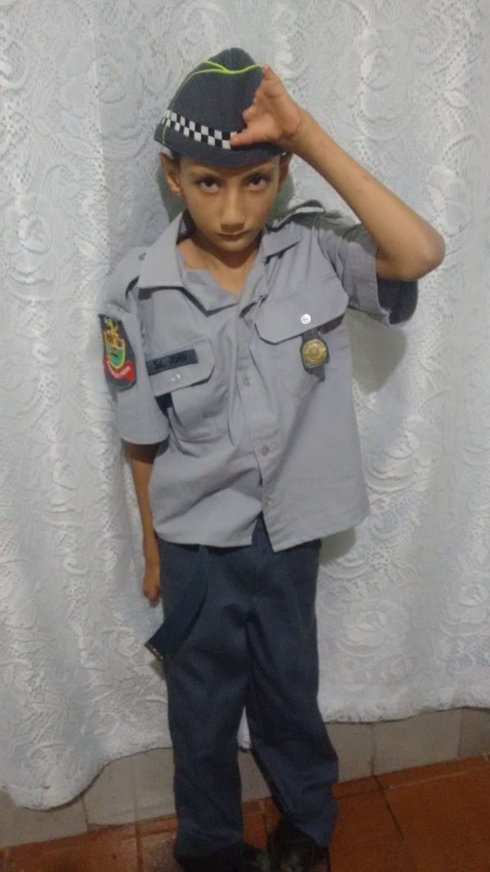 Polícia Militar realiza sonho de menino e o presenteia em festa de aniversário em Borborema  — Foto: Arquivo pessoal