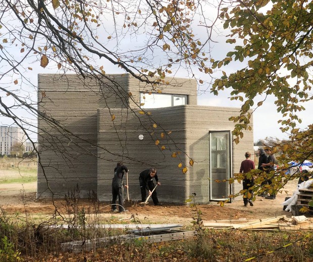 Conheça a primeira casa pequena de concreto construída com impressão 3D da Europa (Foto: Divulgação)
