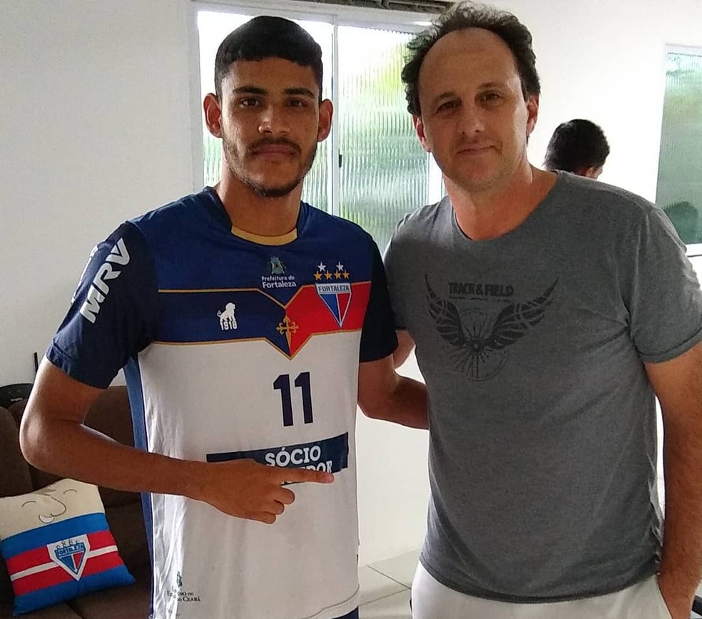 Jefinho registra encontro com Rogério Ceni em uma rede social: jogador deixa o Fortaleza sem ter chance — Foto: Reprodução