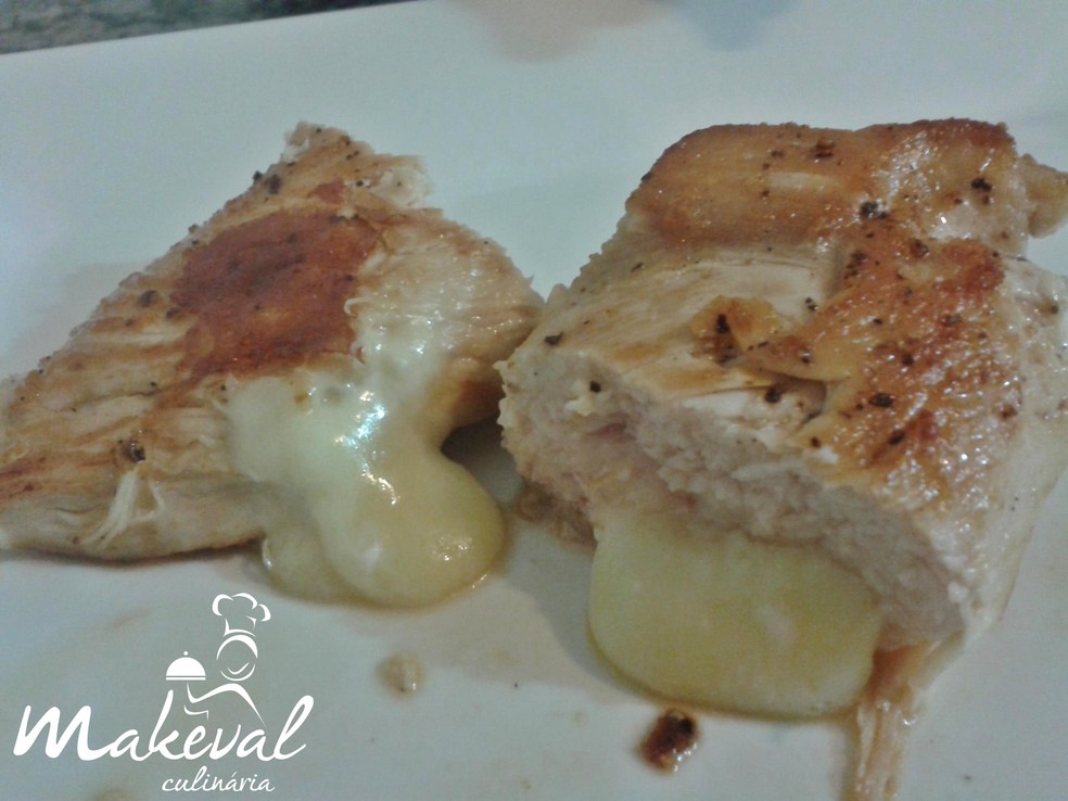 Filé De Frango Recheado Com Queijo