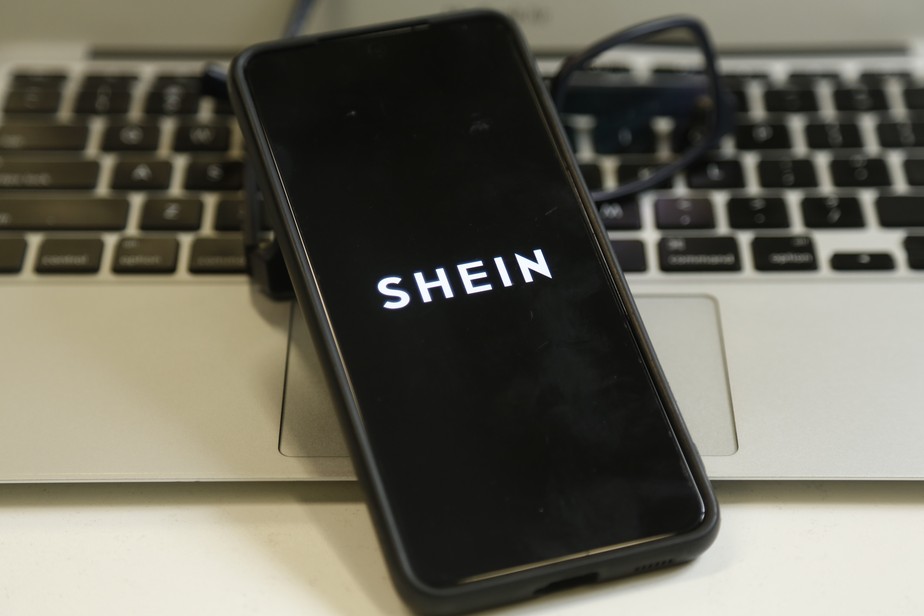 Shein, e-commerce chinês, se tornou uma febre no Brasil e em vários países do mundo