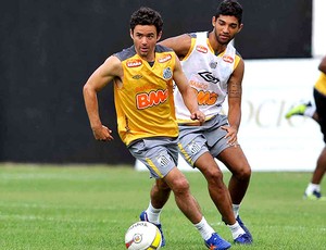 Juan cresce no conceito do torcedor vascaíno e é aprovado em enquete 