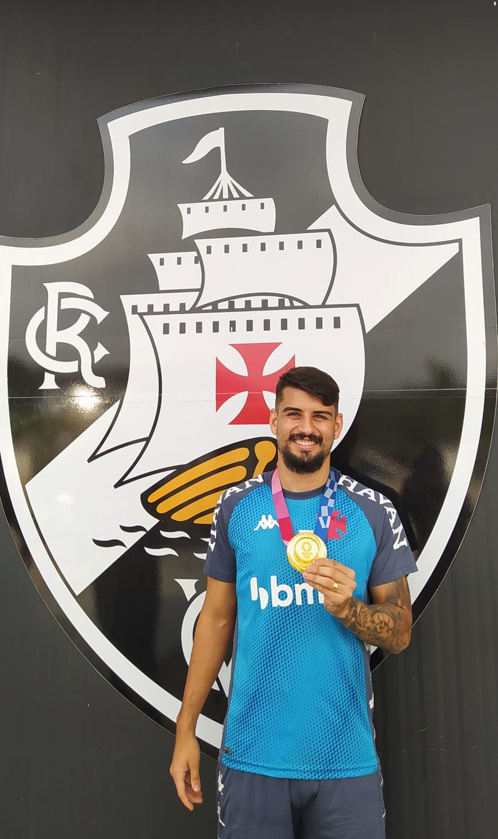 Ricardo Gra&ccedil;a, campe&atilde;o ol&iacute;mpico e jogador do Vasco, se reapresentou no CT Moacyr Barbosa nesta quarta-feira &mdash; Foto: Carlos Greg&oacute;rio Jr/Vasco