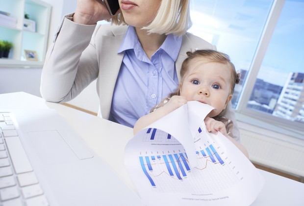 Mães se desdobram entre carreira e filhos (Foto: Thinkstock)