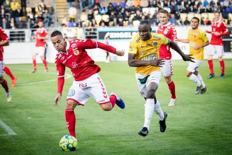 Ex Fluminense Volante Rafinha Marca Em Vitoria Do Kalmar Sue Na Dinamarca Futebol Internacional Ge