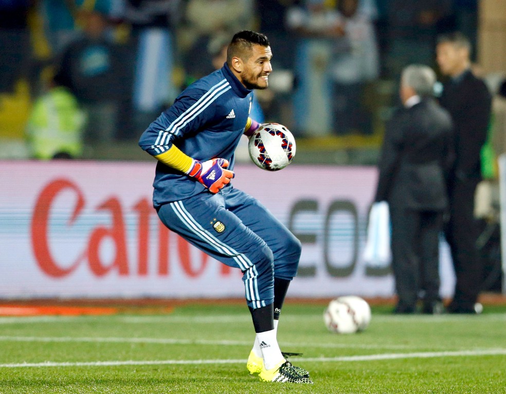Sergio Romero chegou a ser convocado para a Copa de 2018, mas acabou cortado — Foto: Reuters