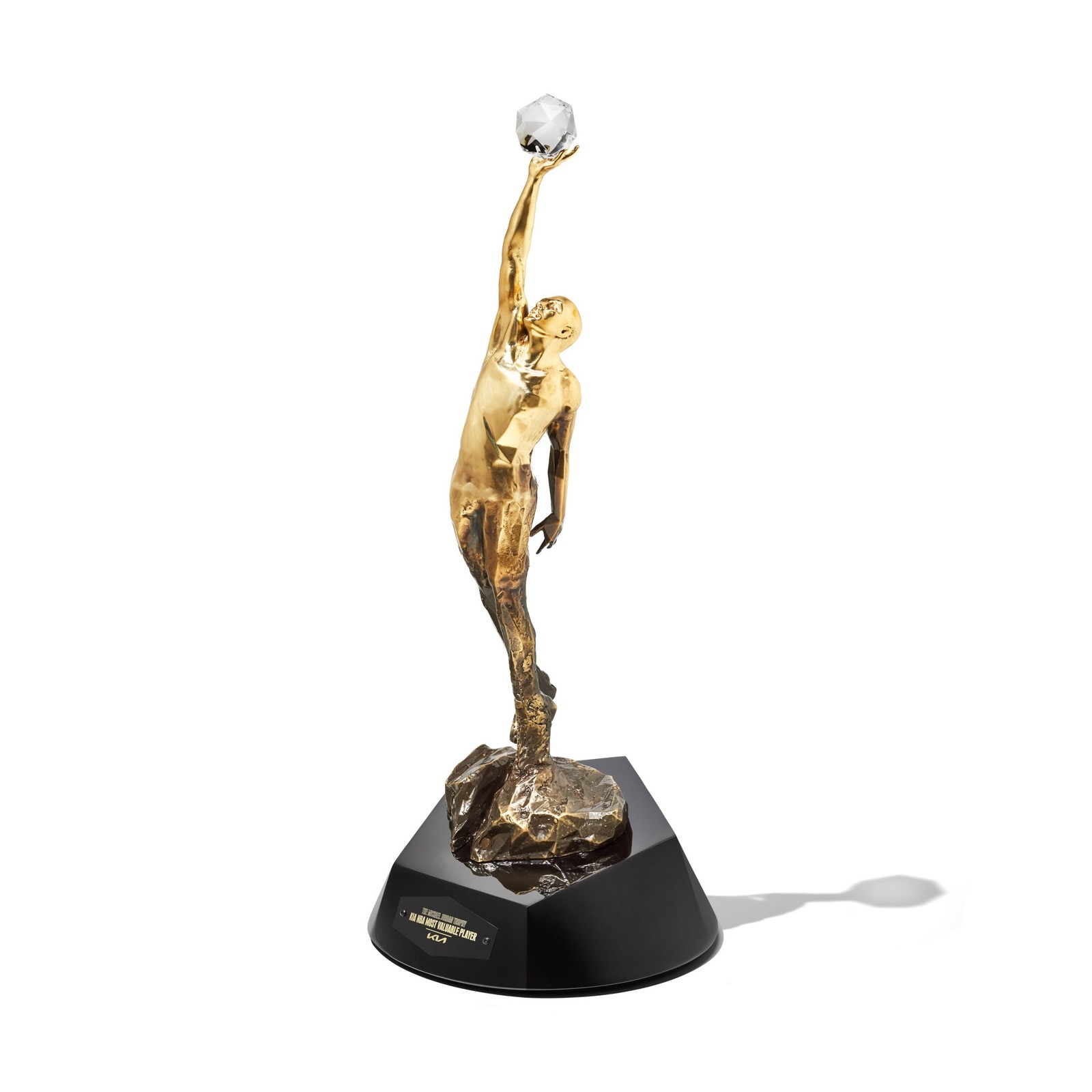 O Troféu Michael Jordan, destinado ao MVP — Foto: Divulgação/NBA