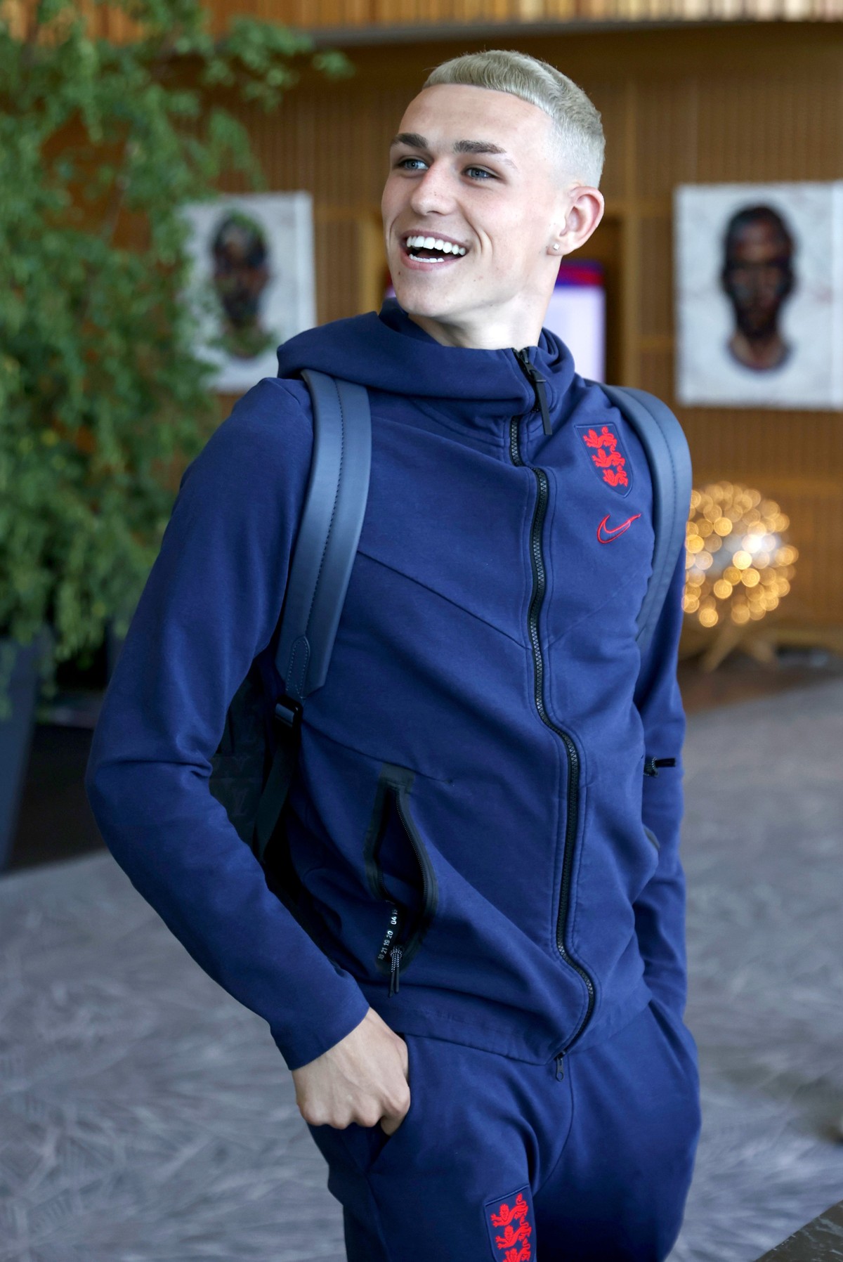 Phil Foden adota visual do ídolo inglês Gascoigne para a ...