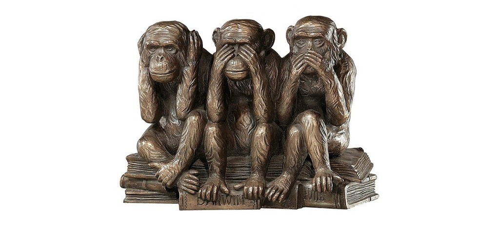 A escultura do trio de macacos é feita de resina e possui acabamentos em bronze sintético (Foto: Reprodução / Amazon)
