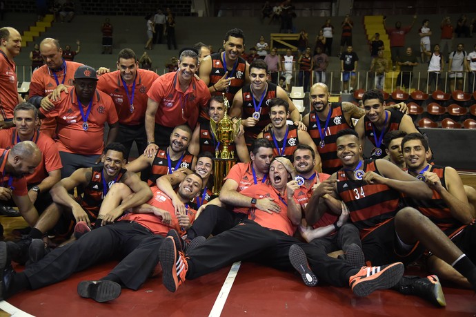 Após título Estadual, Flamengo recebe Macaé para manter 100 no NBB