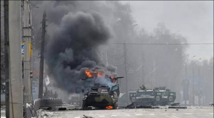Alguns bombardeios na Ucrânia estão usando bombas de fragmentação (Foto: Getty Images via BBC)
