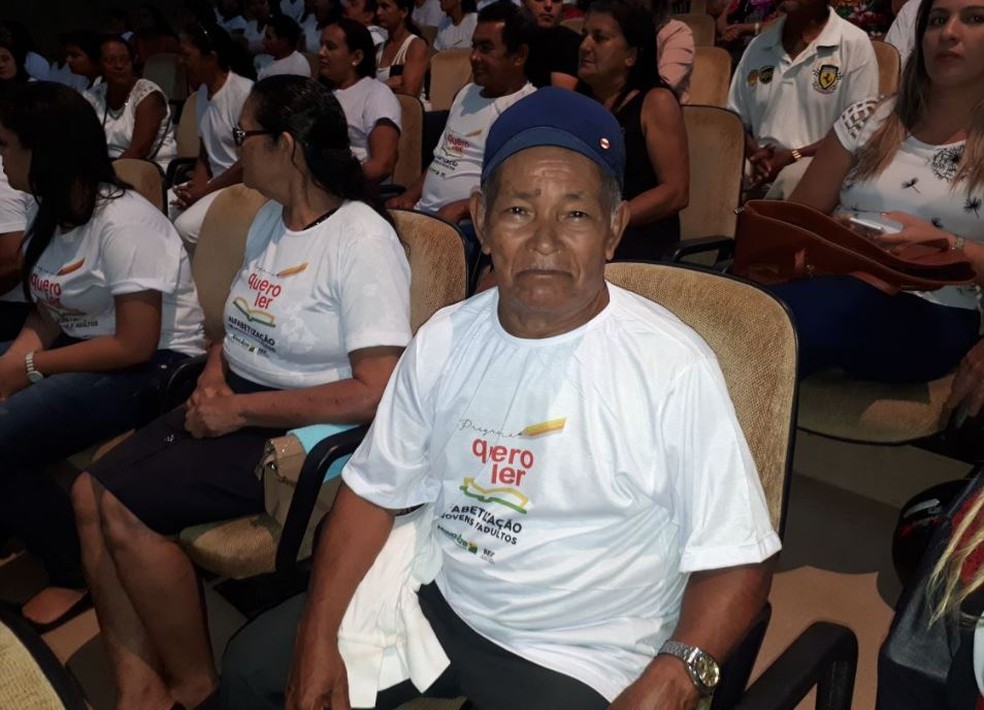 Nilo diz que nunca teve oportunidade de estudar e se sente orgulhoso  (Foto: Adelcimar Carvalho/G1)