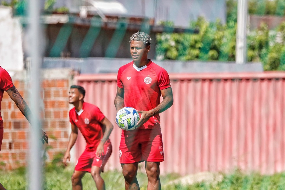 Iago pode ficar com vaga de Wallace no Am&eacute;rica-RN &mdash; Foto: Canind&eacute; Pereira/Am&eacute;rica FC