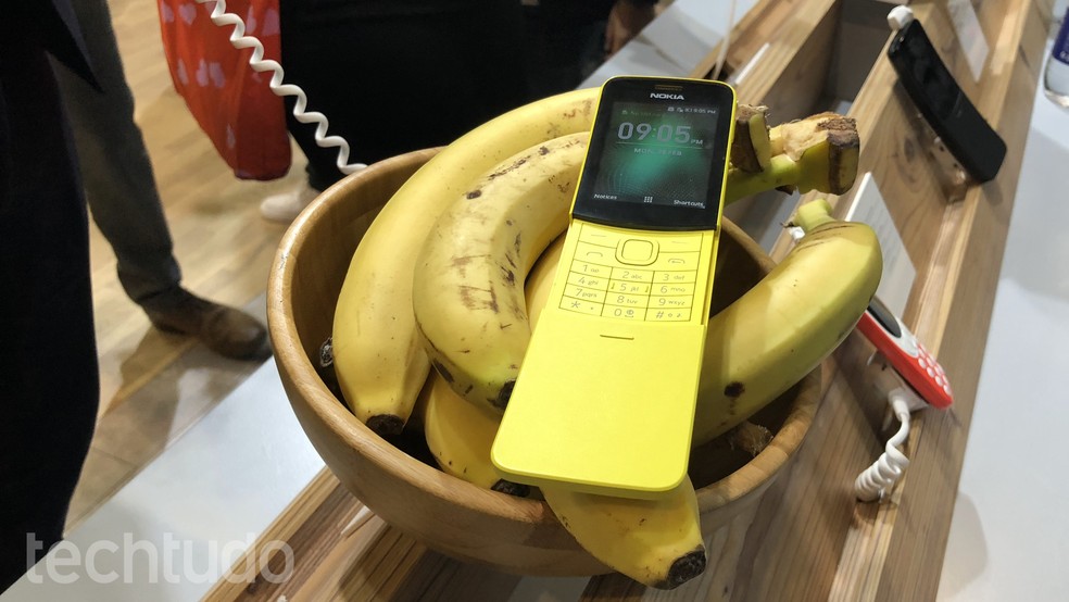 Nokia 8110: celular aposta na nostalgia (Foto: Thássius Veloso/TechTudo)