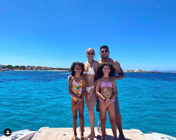 Celina Locks, Ronaldo e filhas (Foto: Reprodução / Instagram)