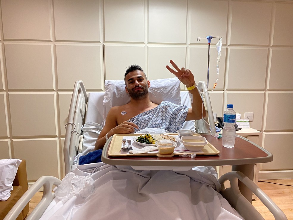 Thiago Maia após a cirurgia no joelho — Foto: Reprodução Twitter