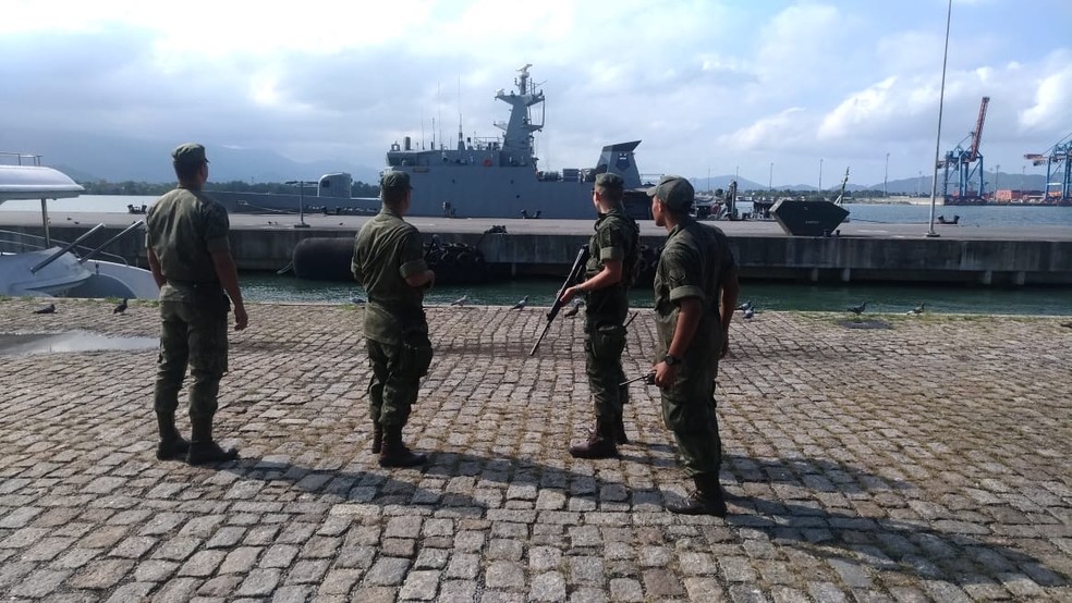 Fuzileiros navais foram deslocados para garantir a segurança do Porto de Santos, SP (Foto: G1 Santos)