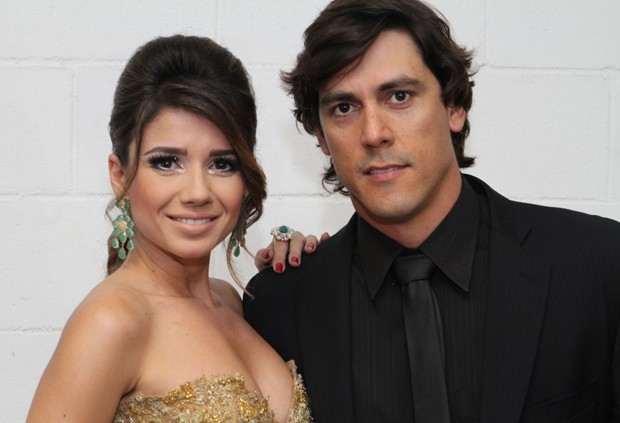 Paula Fernandes e o namorado, Henrique do Valle (Foto: Anderson Borde/AgNews)
