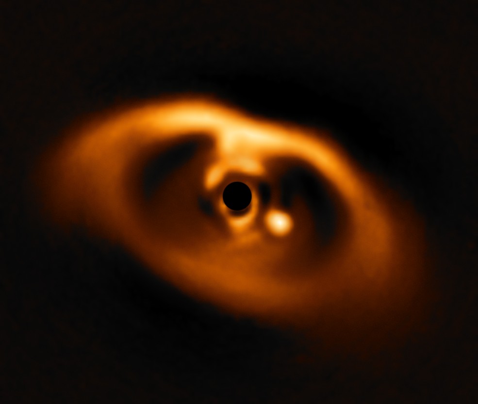 Il Very Large Telescope (VTL) ha effettuato la prima registrazione della nascita del pianeta PDS 70b nel 2018 (Immagine: ESO, VLT, André B. Müller (ESO))
