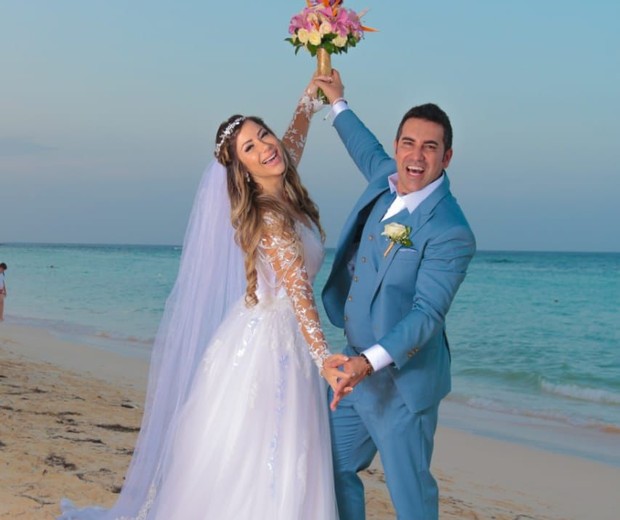 Luana Monalisa se casa com João Almeida no Caribe (Foto: Jorge Beirigo / Renato Cipriano - Divulgação)