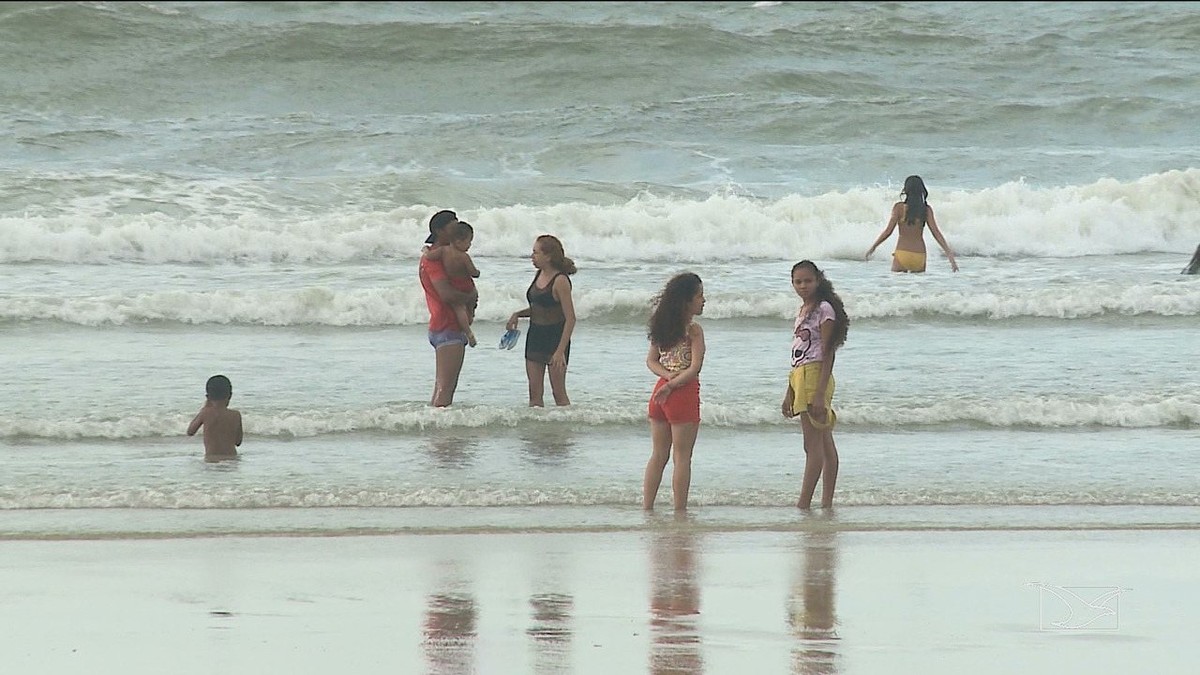 Laudo aponta praias impróprias para banho durante as férias em São Luís
