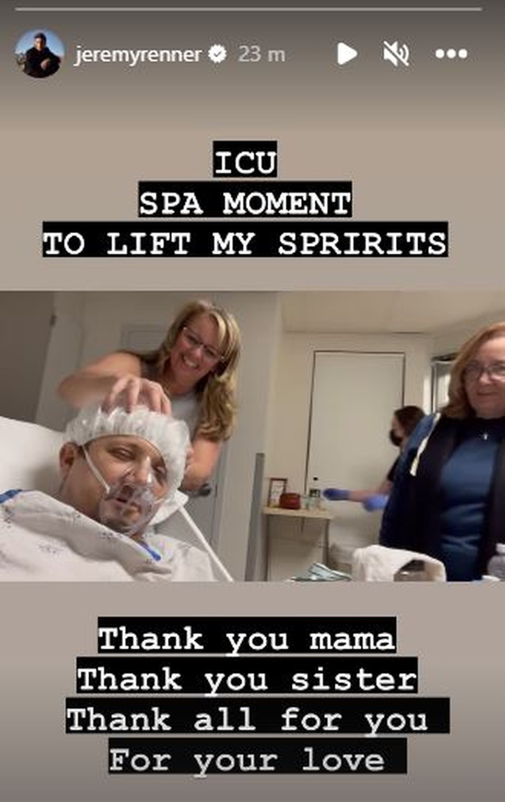 Jeremy Renner mostra novas imagens na UTI ap&oacute;s grave acidente e aparece recebendo massagem na cabe&ccedil;a &mdash; Foto: Reprodu&ccedil;&atilde;o/Instagram