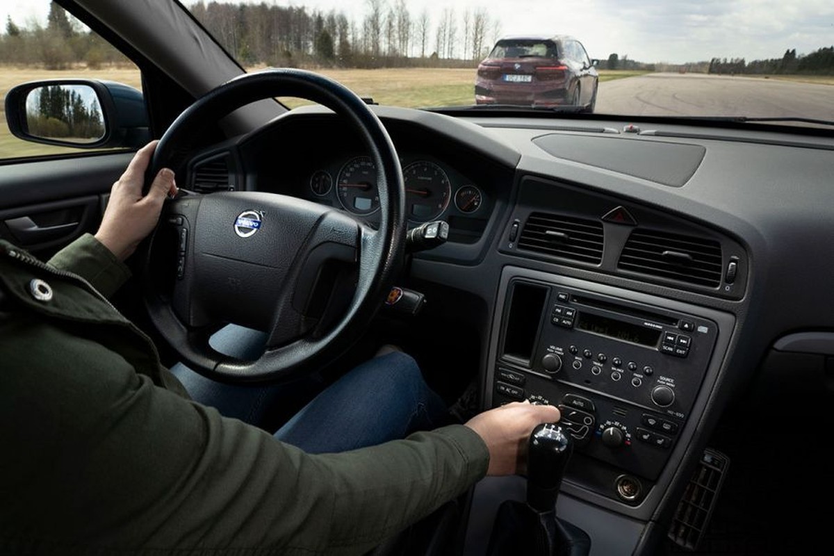 Painel touch virou moda em carros, mas o botão físico ainda é melhor