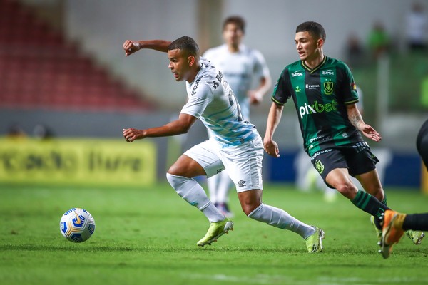 Dê nota aos jogadores de América-MG x Grêmio hoje