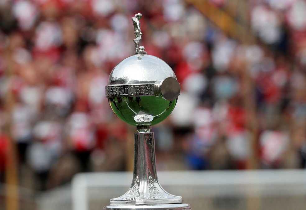 A Taça da Libertadores: final de 2020 será no Maracanã — Foto: Henry Romero/Reuters