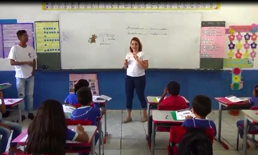 Alunos aprendem latim em projeto de latim da Ufac em Cruzeiro do Sul — Foto: Reprodução