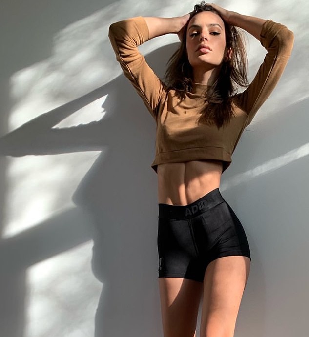 A modelo Emily Ratajkowski (Foto: Instagram)