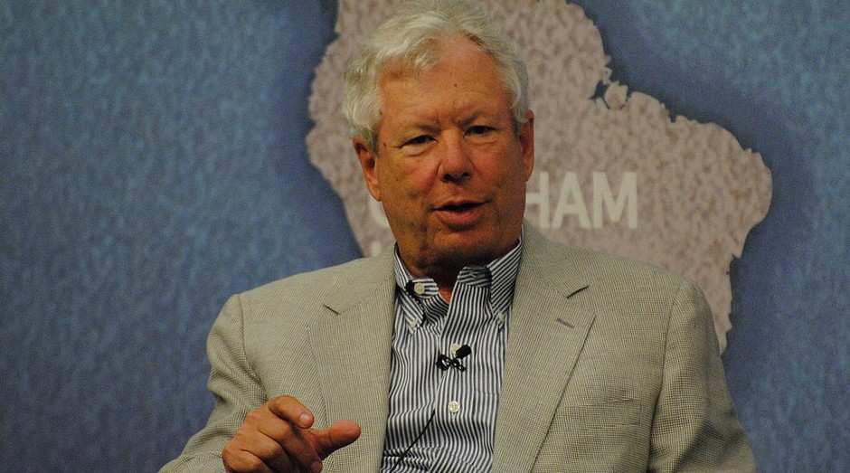 Richard Thaler, de 75 anos, ganhou o prêmio Nobel de Economia em 2017 (Foto: Wikimedia Commons)