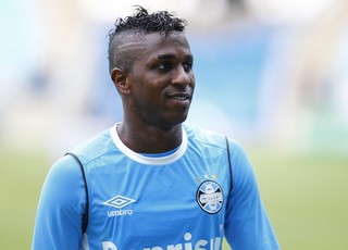 Bolaños estreia contra ex-rival com 2 gols e apenas uma vitória em 8 jogos