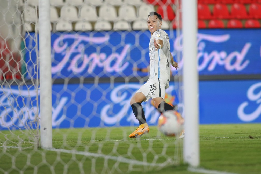 Pepê vai para 20º jogo seguido pelo Grêmio e pode atingir melhor marca de gols da carreira