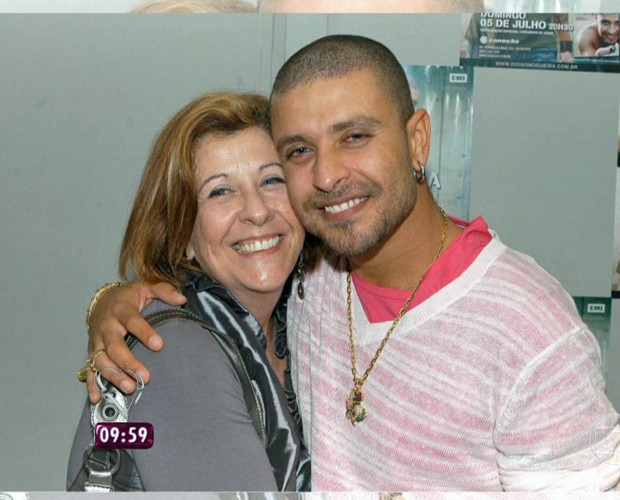Diogo Nogueira posa com a mãe (Foto: Mais Você/TV Globo)