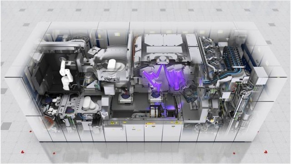 A ASML &eacute; atualmente o &uacute;nico fabricante de m&aacute;quinas EUV para cria&ccedil;&atilde;o de chips &mdash; Foto: ASML