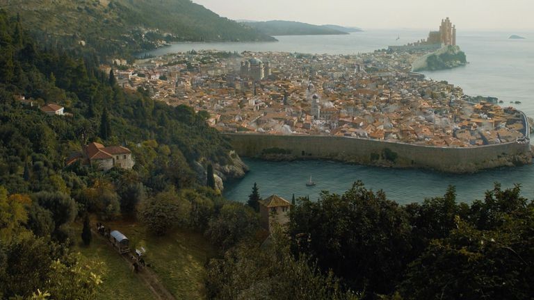 O kóthon cartaginês no jogo 0 A.D.. O porto arredondado seria a Ilha do