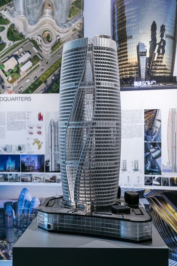 O urbanismo vertical de Zaha Hadid é explorado em mostra virtual (Foto: Divulgação/HKDI Gallery)
