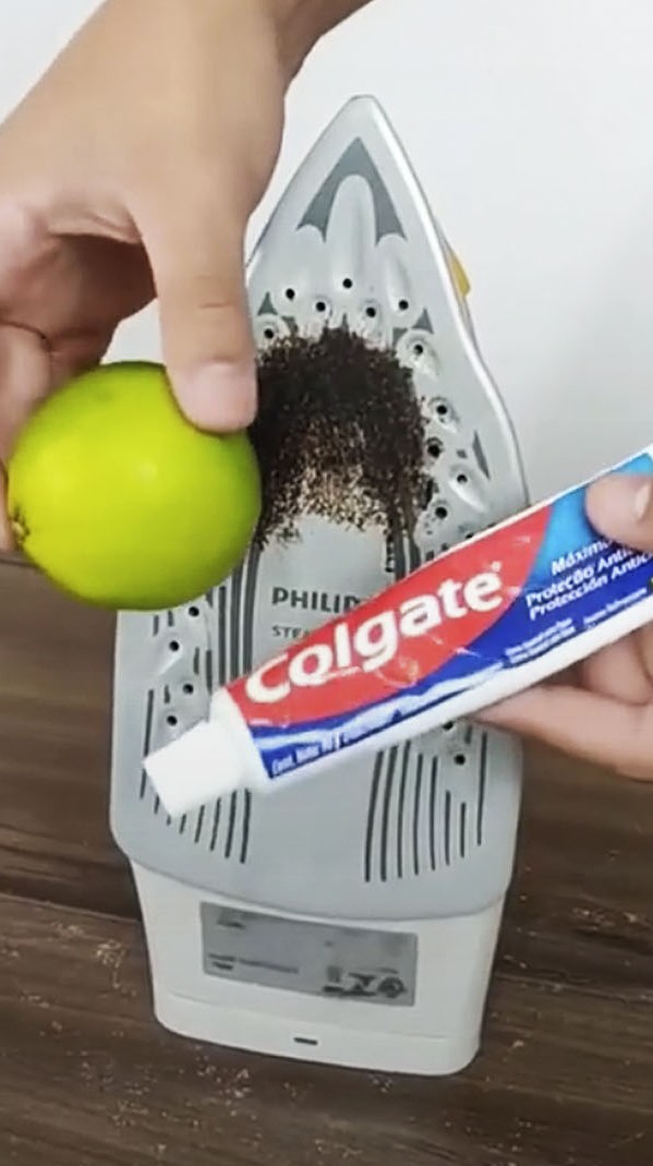 Truque com limão para limpar ferro bomba na web; veja se funciona