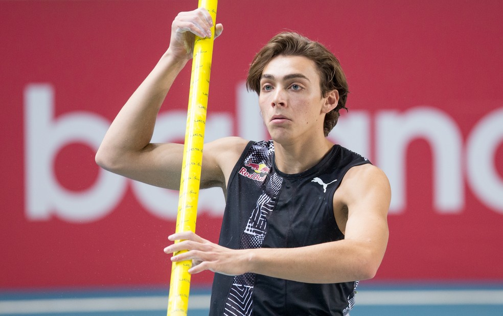 apos recorde mundial indoor sueco voador faz a melhor marca do ano ao ar livre atletismo ge