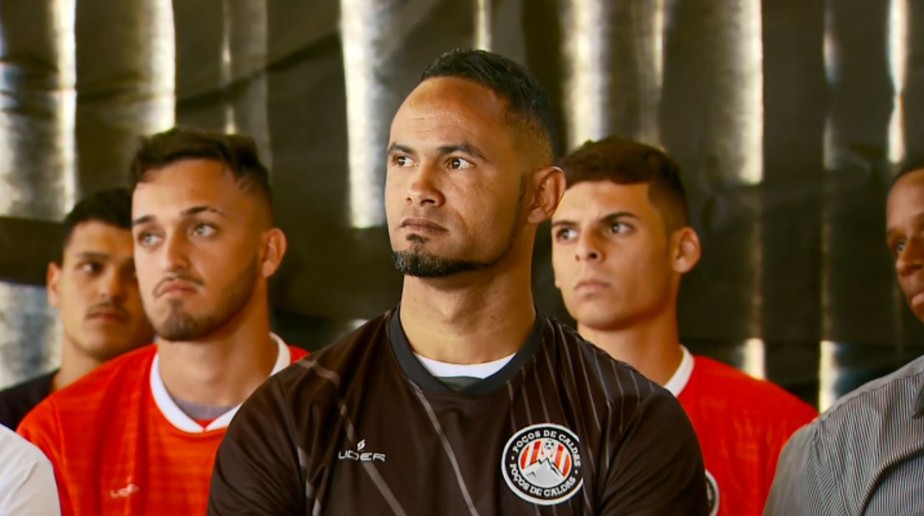 Goleiro Bruno é oferecido ao São Mateus e diretoria aprova a contratação