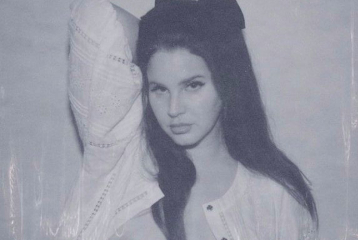 Imagem De Lana Del Rey De Topless Para Capa Do Novo Disco Causa